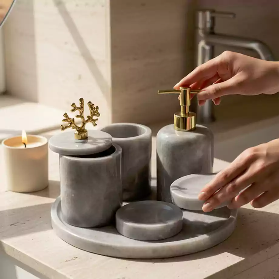 Mermer Görünümlü Altın Detaylı Banyo Seti - Görsel 4