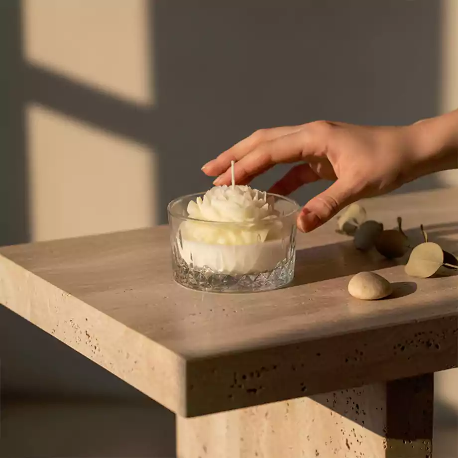 El Yapımı Cam Bardakta Çiçek Mum | Dekoratif Şeffaf Mum - Görsel 3