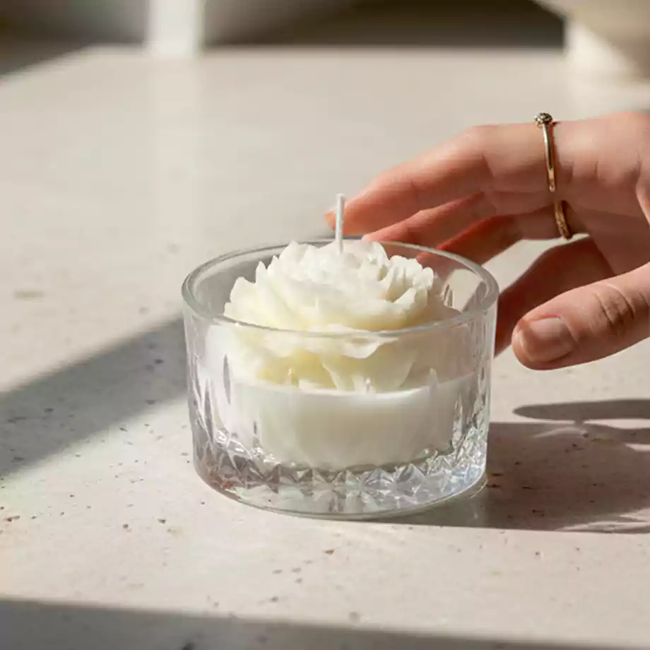 El Yapımı Cam Bardakta Çiçek Mum | Dekoratif Şeffaf Mum - Görsel 4