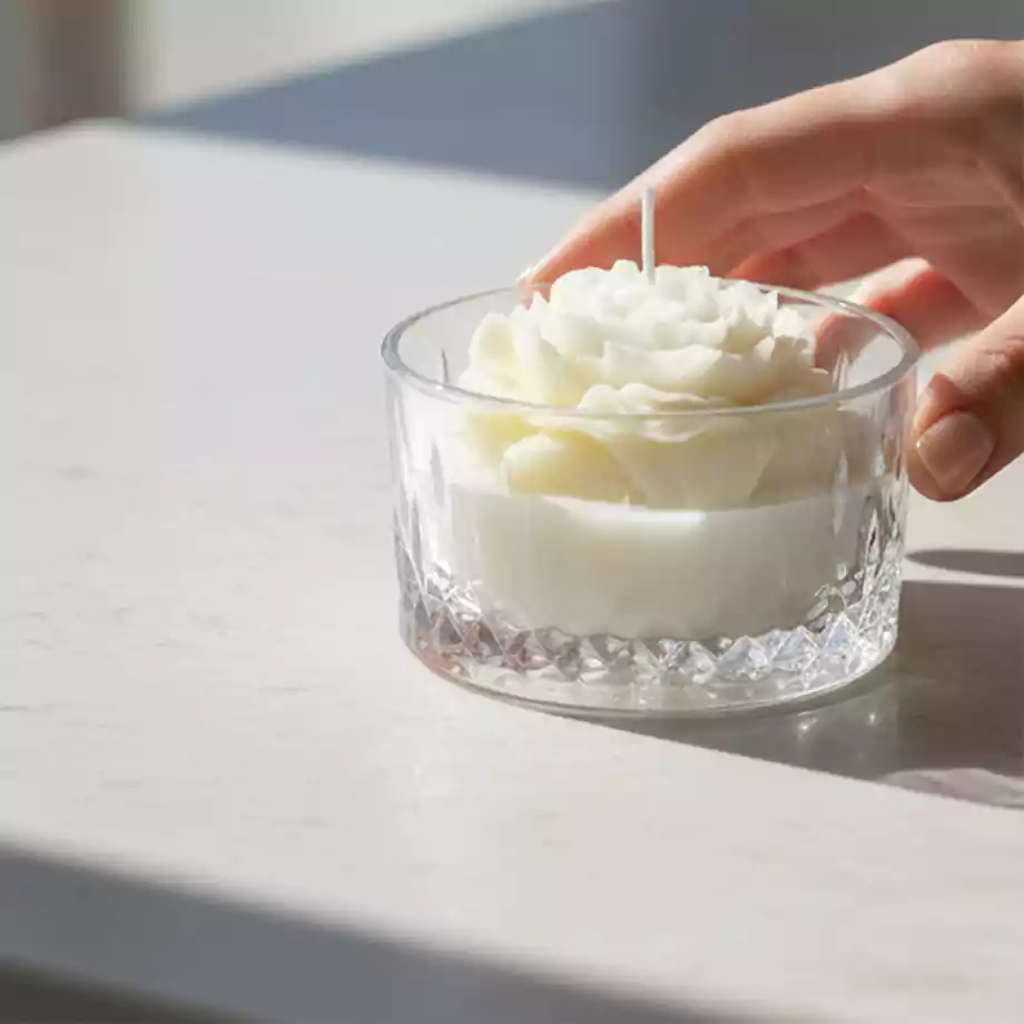 El Yapımı Cam Bardakta Çiçek Mum | Dekoratif Şeffaf Mum - Görsel 2